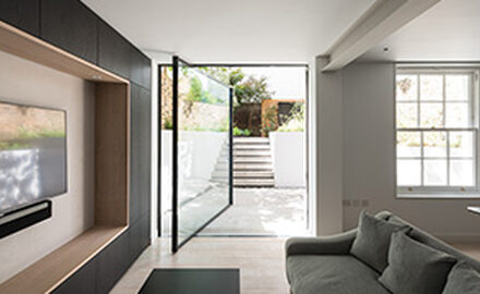 Glass pivot doors - IQ Glass International